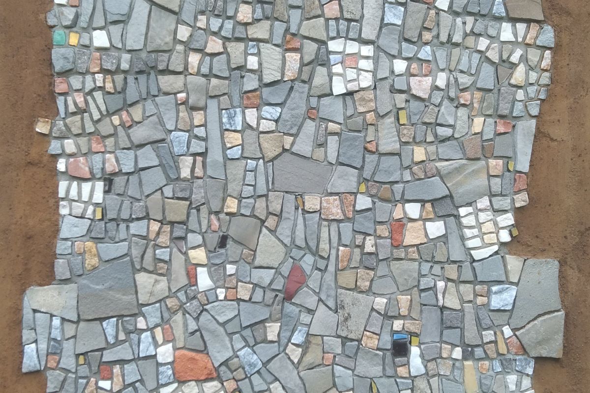 Dettaglio di un mosaico di Rossella Baccolini