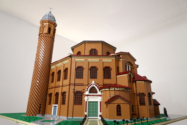 Foto della basilica di san vitale realizzata in LEGO