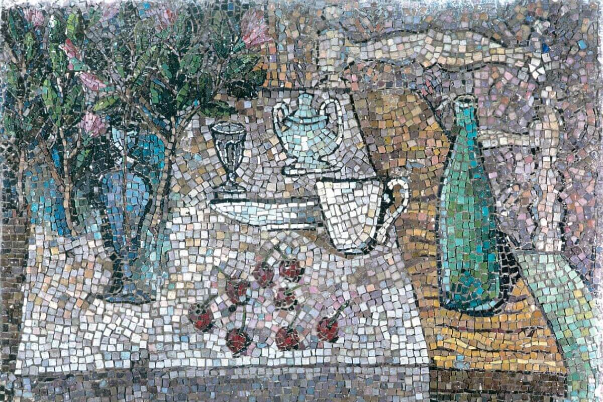 Foto di un mosaico che rappresenta una natura morta